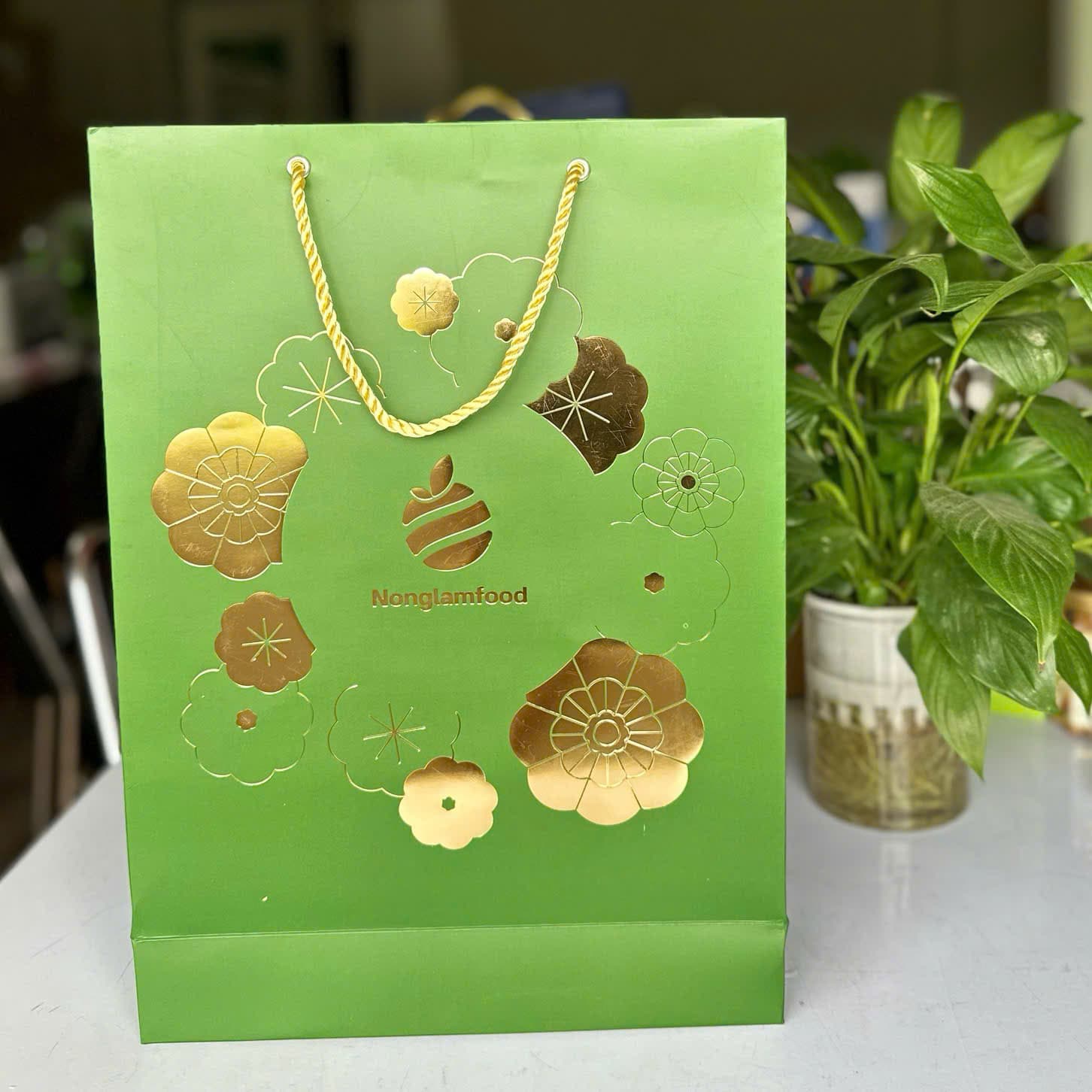 Túi xách tặng kèm - Bộ quà tết Phúc Lộc 02